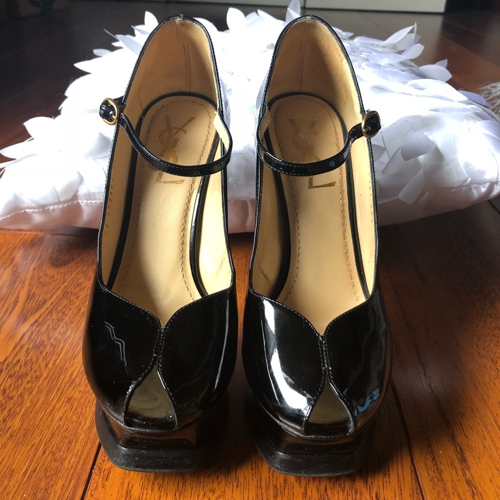 YSL Black tribute pumps. Size 36.5